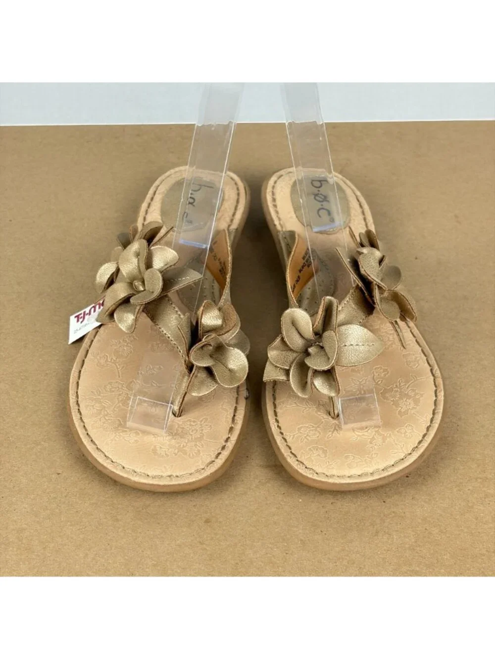 b.o.c. Born Floral Thong Sandals Womens 9 Tan/Gold Faux Leather Casual Slip On